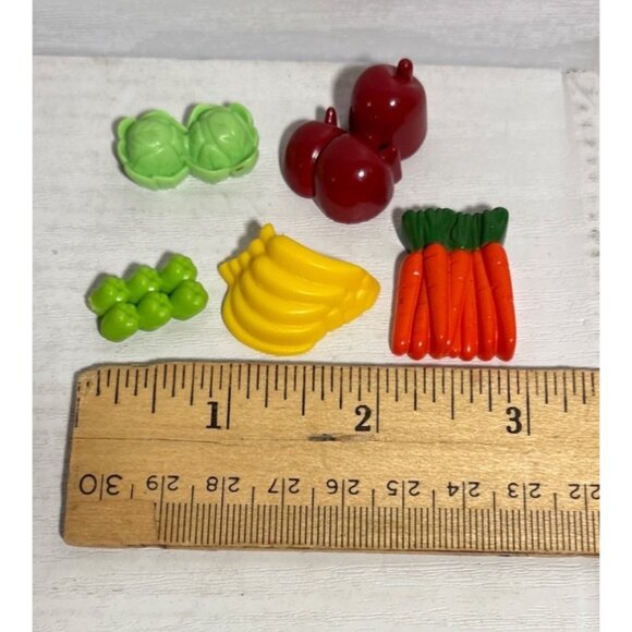 Miniature Playmobil Plastic Ptoduce Toys Lettuce Carrots Apples Bananas Peppers - Picture 2 of 3